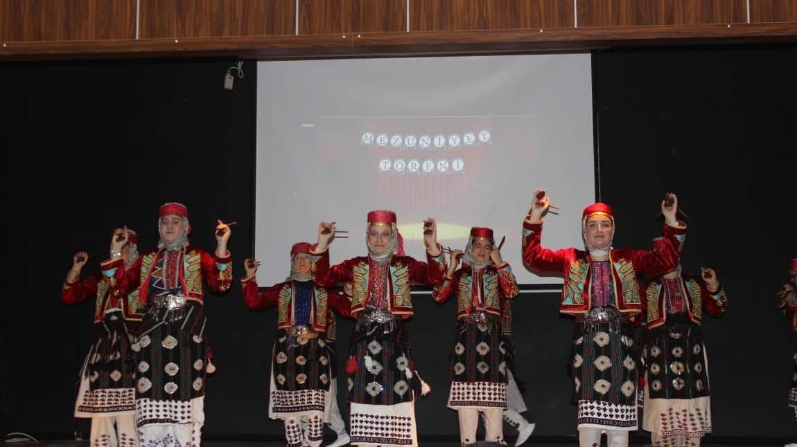 Okulumuzda Mezuniyet Coşkusu